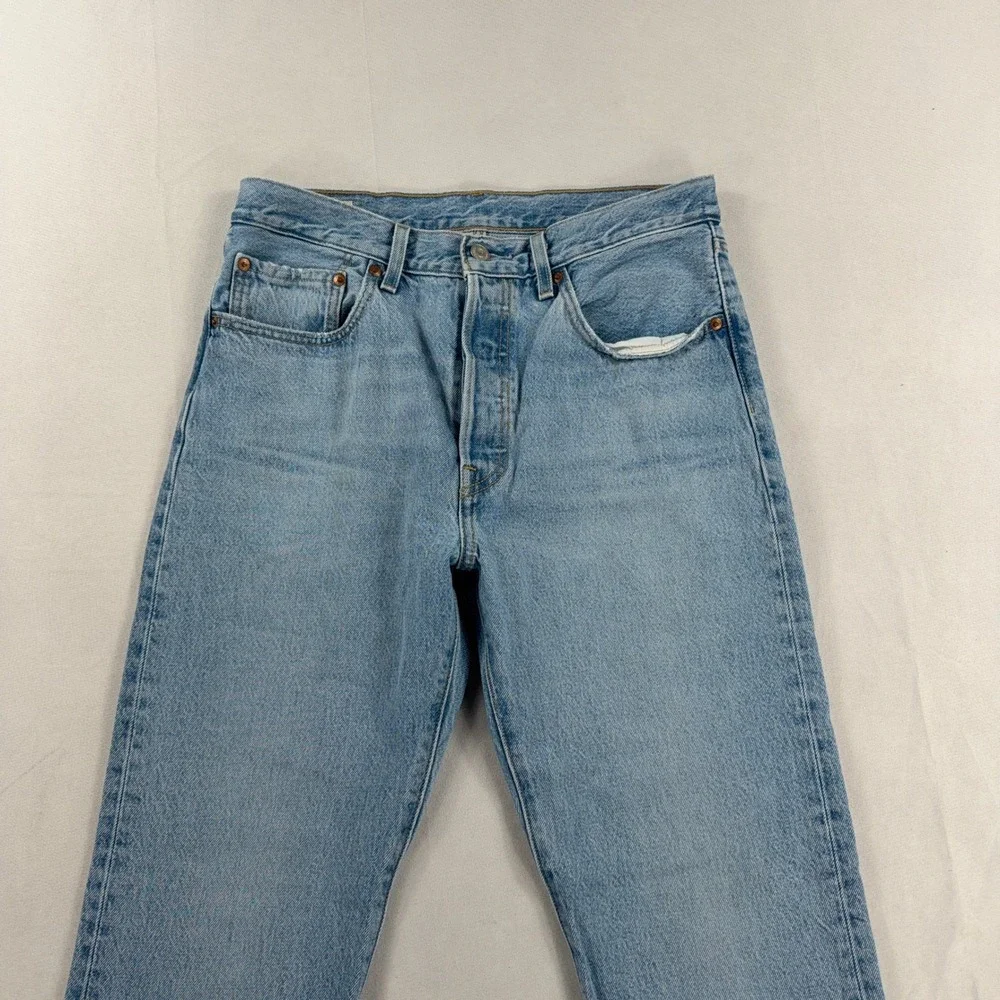 Levis please note